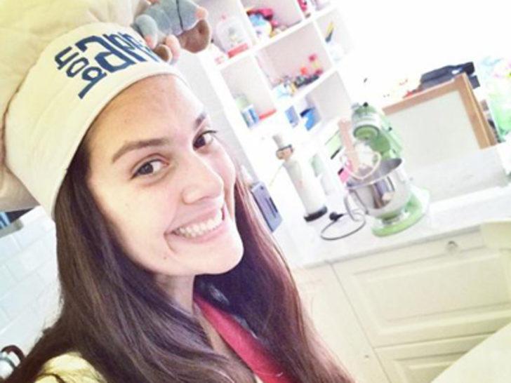 Bergüzar Korel kahve dükkanını açtı G1