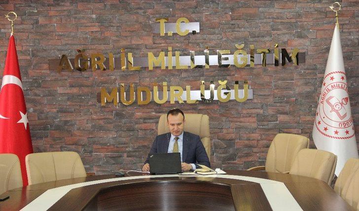 Ağrı Valisi Elban, e-konferans yoluyla bin 300 öğretmene seslendi G3
