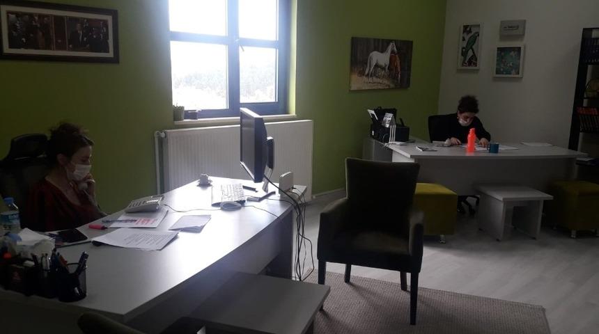 D&uuml;zce Belediyesi, vatandaşların yanında