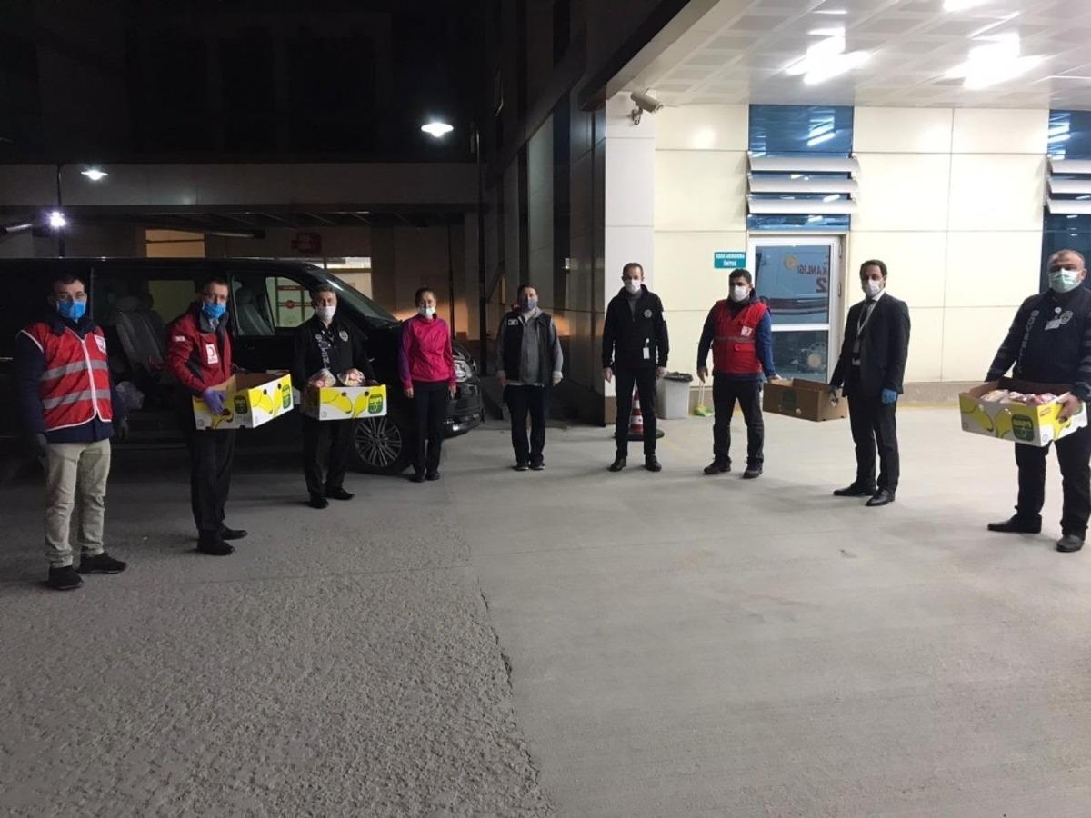 Kızılay&rsquo;dan sağlık &ccedil;alışanlarına moral ikramı