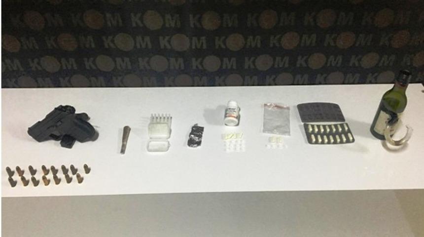 Didim&rsquo;de uyuşturucu etkisi bulunan hap ele ge&ccedil;irildi