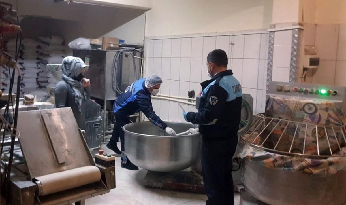 Aliağa zabıtası fırın denetimlerini s&uuml;rd&uuml;r&uuml;yor