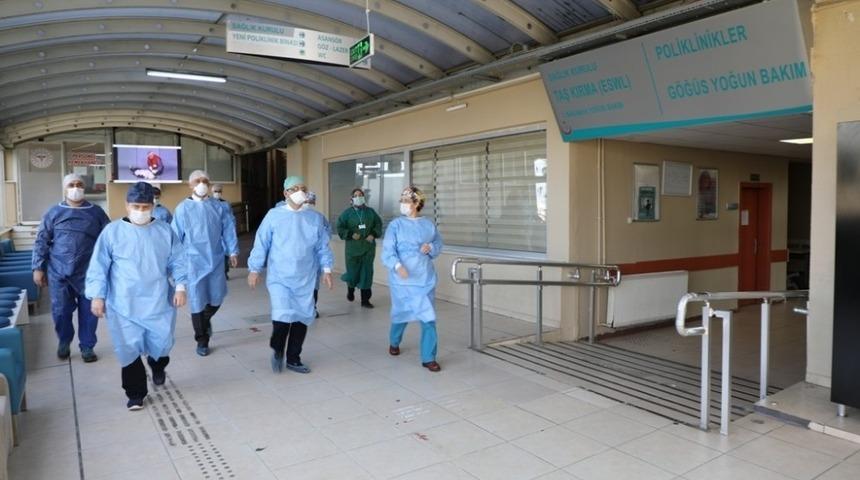 Vali G&uuml;ner, Bartın Pandemi Hastanesinde incelemelerde bulundu