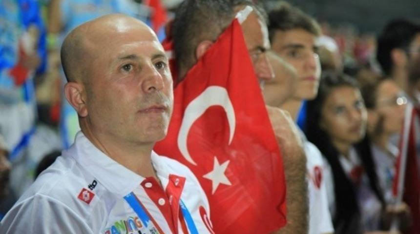 Korona vir&uuml;s&uuml; yenerek taburcu olan Boks Milli Takım Baş Antren&ouml;r&uuml; Dumlupınar&rsquo;dan tedbirlere uyun &ccedil;ağrısı