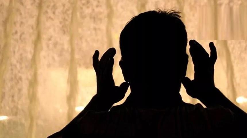 10 Nisan &ouml;ğle namazı saat ka&ccedil;ta? Cuma namazı yerine &ouml;ğle namazı nasıl kılınır, ka&ccedil; rakattır? 