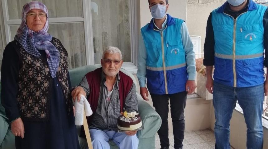 Onikişubat Belediyesi&rsquo;nden yaşlılara doğum g&uuml;n&uuml; s&uuml;rprizi