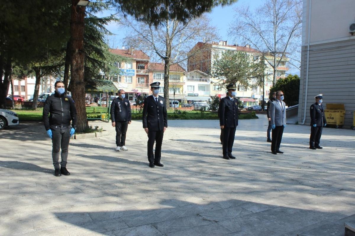 T&uuml;rk Polis Teşkilatı 175 yılı m&uuml;nasebetiyle &ccedil;elenk sunumu yapıldı