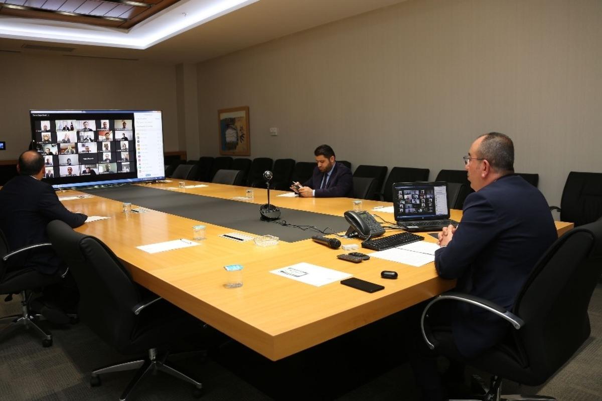 Başkan Kavuş, Korona vir&uuml;s tedbirlerini video konferansla meclis &uuml;yelerine anlattı