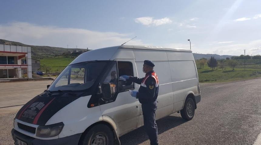 Adıyaman Valiliğinden vatandaşlara maske