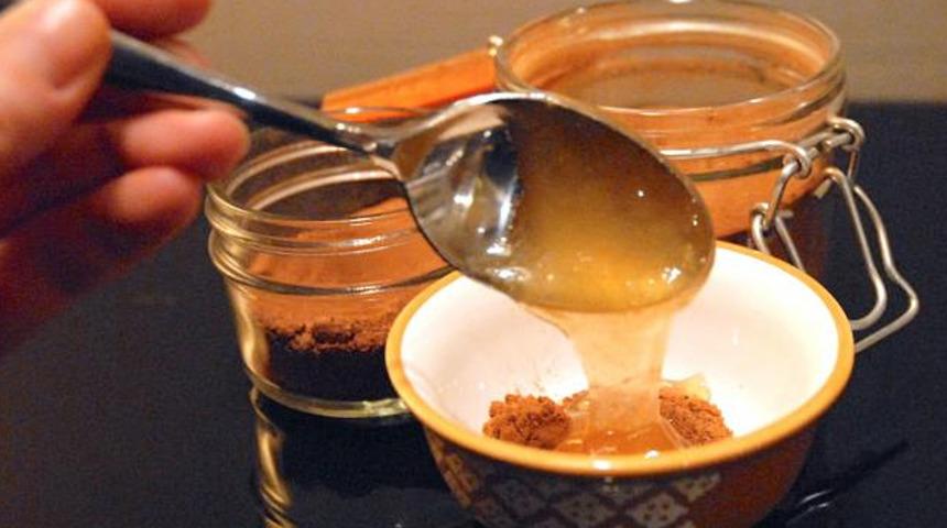 T&uuml;ylerden kurtulmak i&ccedil;in acı &ccedil;ekmeye son! Bu y&ouml;ntem t&uuml;yleri sarartıyor!