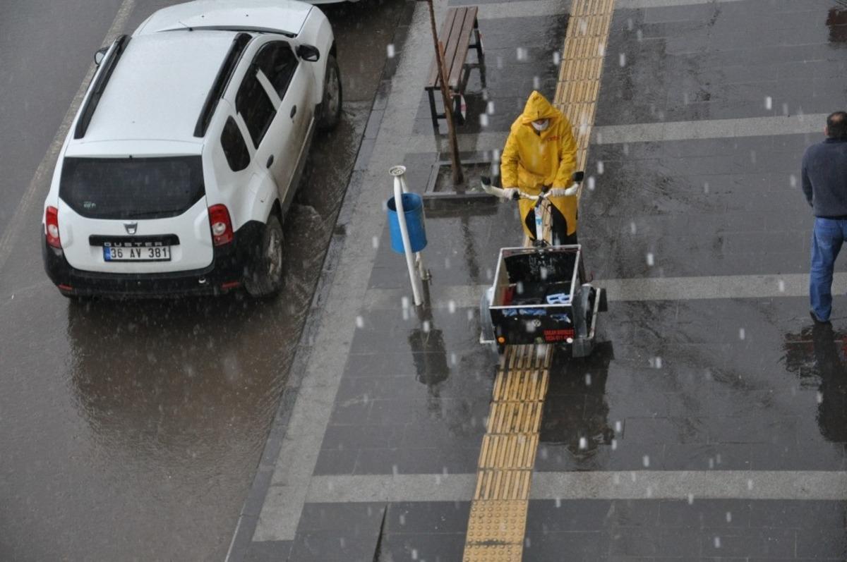 Kars&rsquo;ta bahar yağmurları etkili oluyor