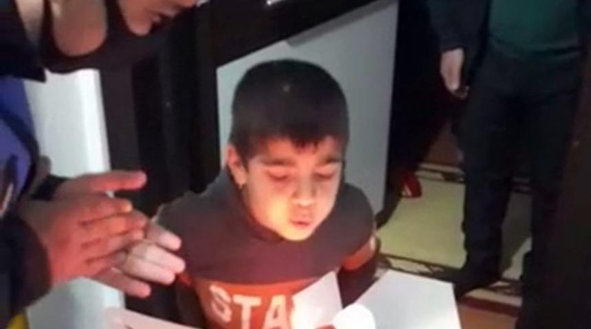 Evden &ccedil;ıkamayan Arda&rsquo;ya s&uuml;rpriz doğum g&uuml;n&uuml;