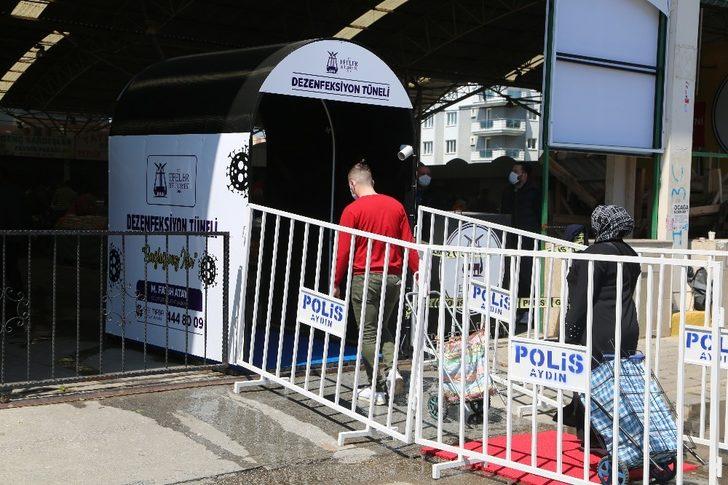 Efeler’de pazaryerlerinde dezenfeksiyon tüneliyle önlem alındı G1