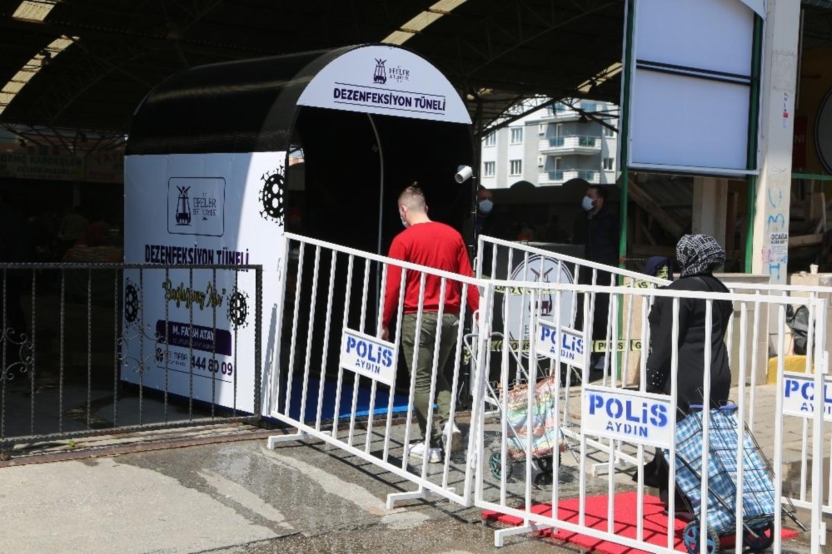 Efeler&rsquo;de pazaryerlerinde dezenfeksiyon t&uuml;neliyle &ouml;nlem alındı