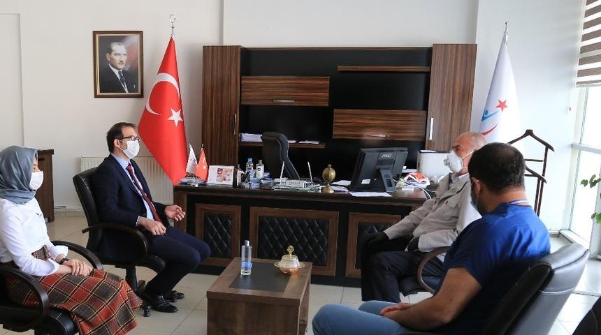 Başkan Akman&rsquo;dan sağlık &ccedil;alışanlarına moral ziyareti