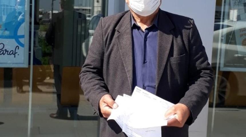 Emeklilik parasını ve bayram ikramiyesini &ldquo;Biz bize yeteriz T&uuml;rkiyem&rdquo; kampanyasına bağışladı