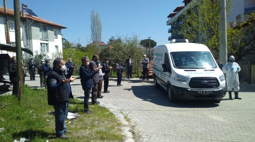 Selendi&rsquo;de cenaze namazında korona tedbiri