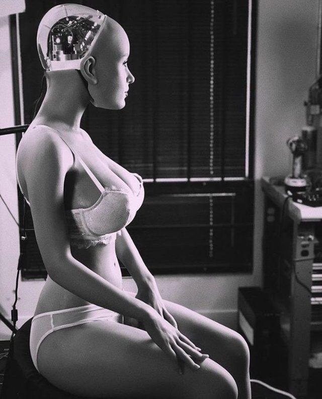 0_Sex-robots-groundbreaking-AI-brain-laid-bare-in-stunning-humanoid-image