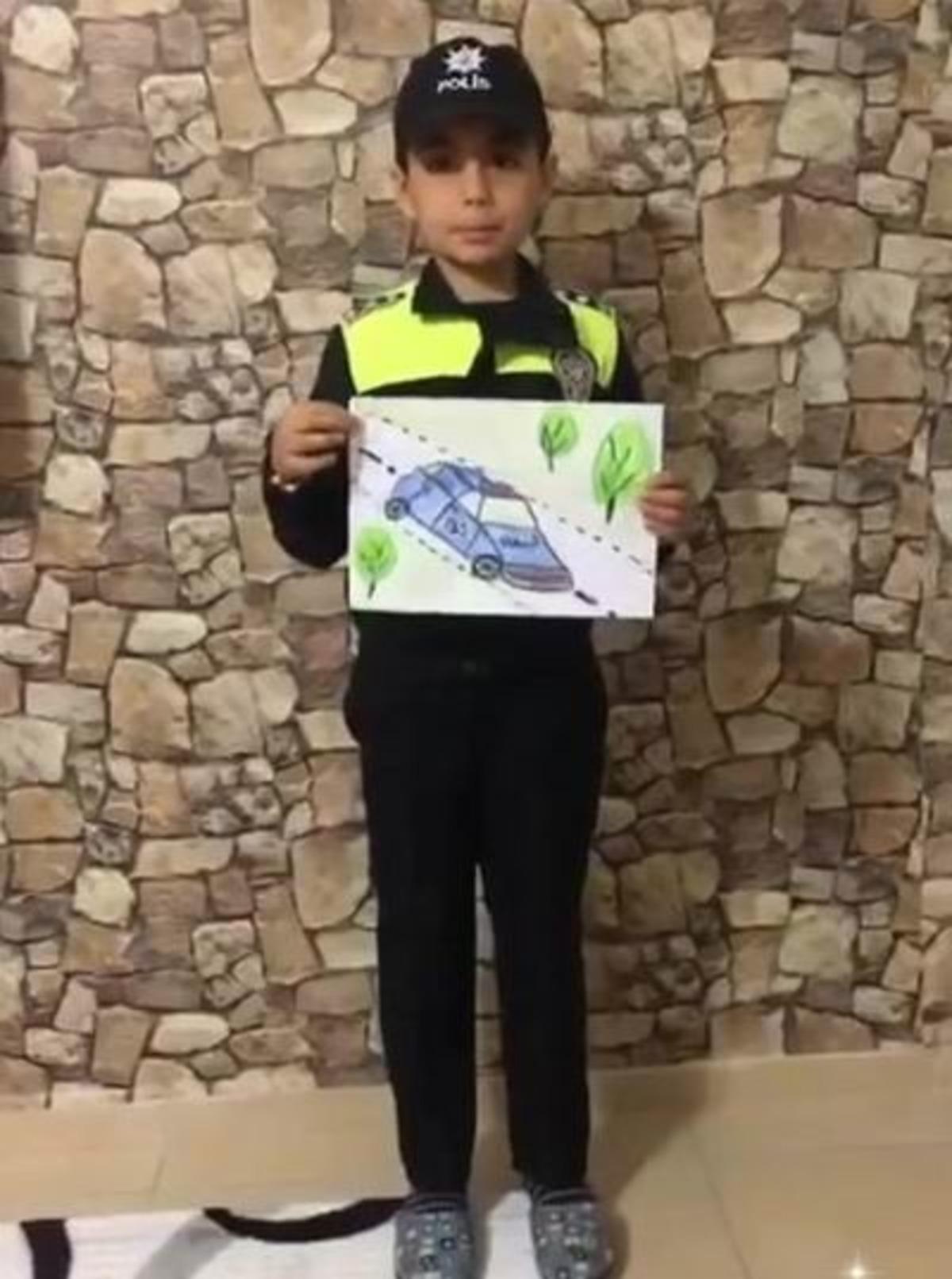 Gerc&uuml;ş Cumhuriyet İlkokulu &ouml;ğrencileri Polis Haftasını unutmadı