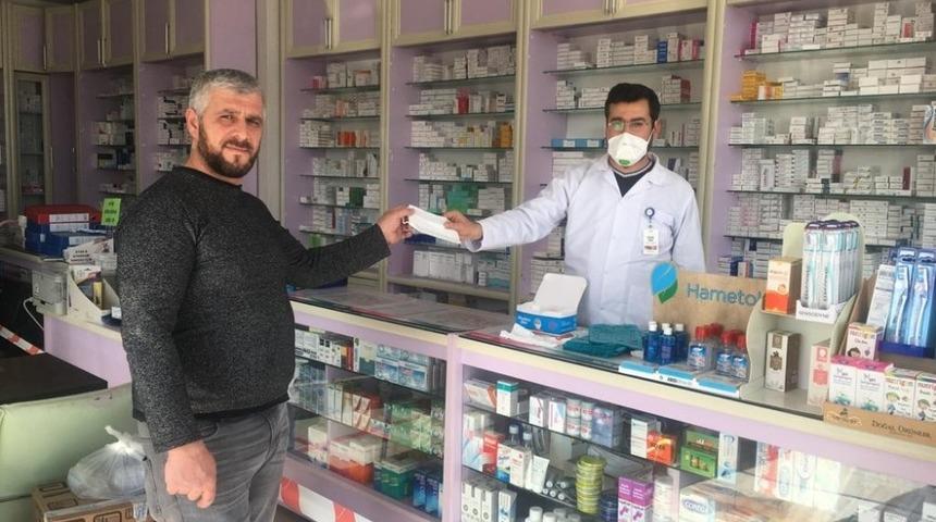 Besni&rsquo;de eczaneler &uuml;cretsiz maske dağıtımı yapacak