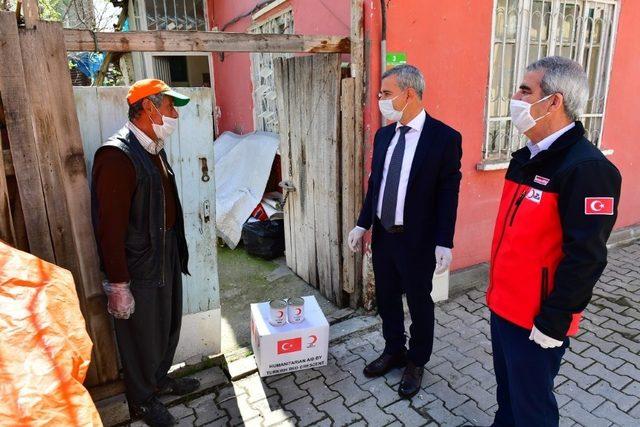 ihtiyaç sahiplerine gıda kolisi