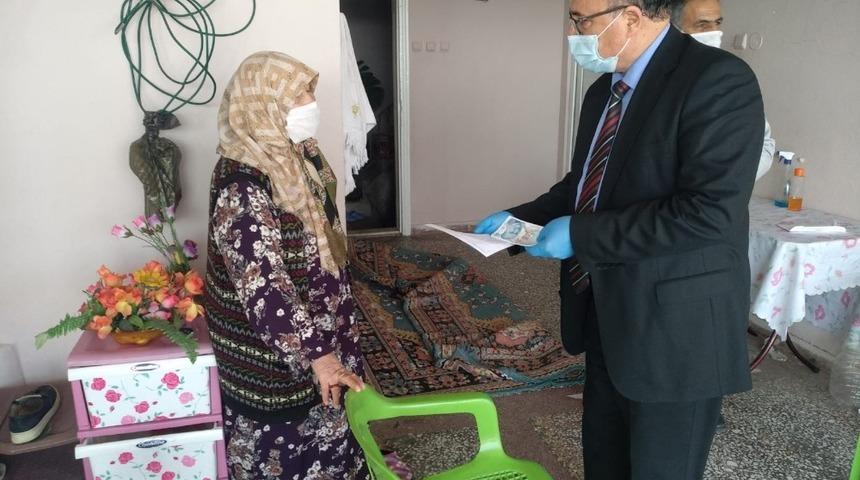 M&uuml;d&uuml;r Alag&ouml;z&rsquo;den Vefa Sosyal Destek Grubuna destek