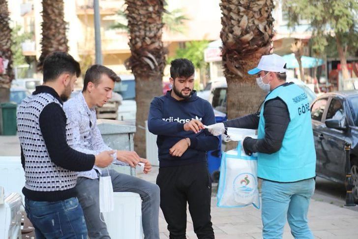 Pamukkale Belediyesi vatandaşlara 200 bine yakın ücretsiz maske dağıttı G2