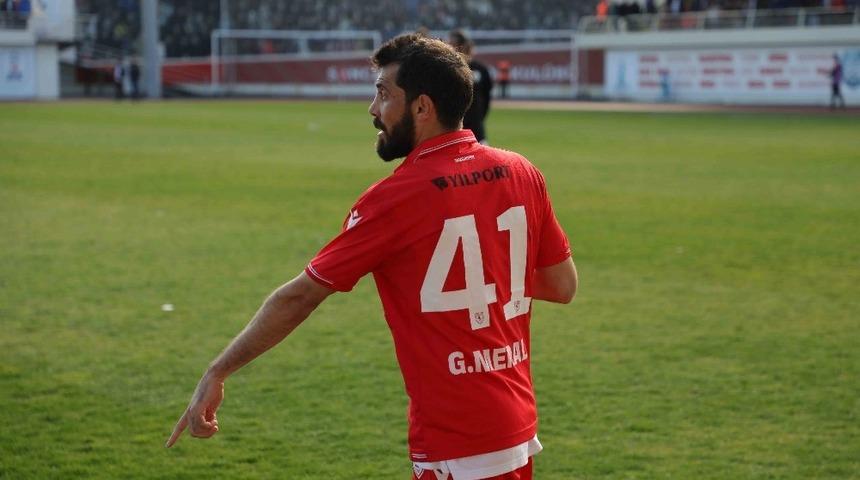 G&ouml;khan Meral sakatlığı atlattı