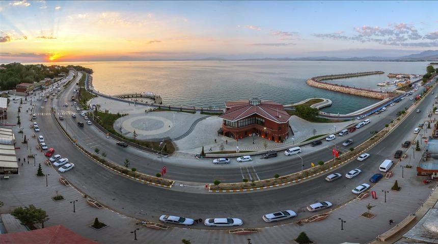 Balıkesir’in turistik Ayvalık, Gömeç, Burhaniye ve Edremit ilçelerine giriş-çıkış yasağı