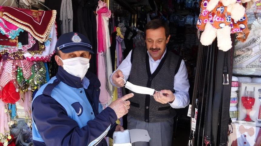 Tokat&rsquo;ta vatandaşa maske dağıtımı yapıldı