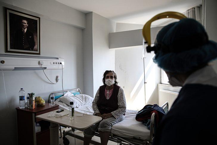 İstanbul Cerrahpaşa Tıp Fakültesi'nde koronavirüsü yenen hastalar görüntülendi G3