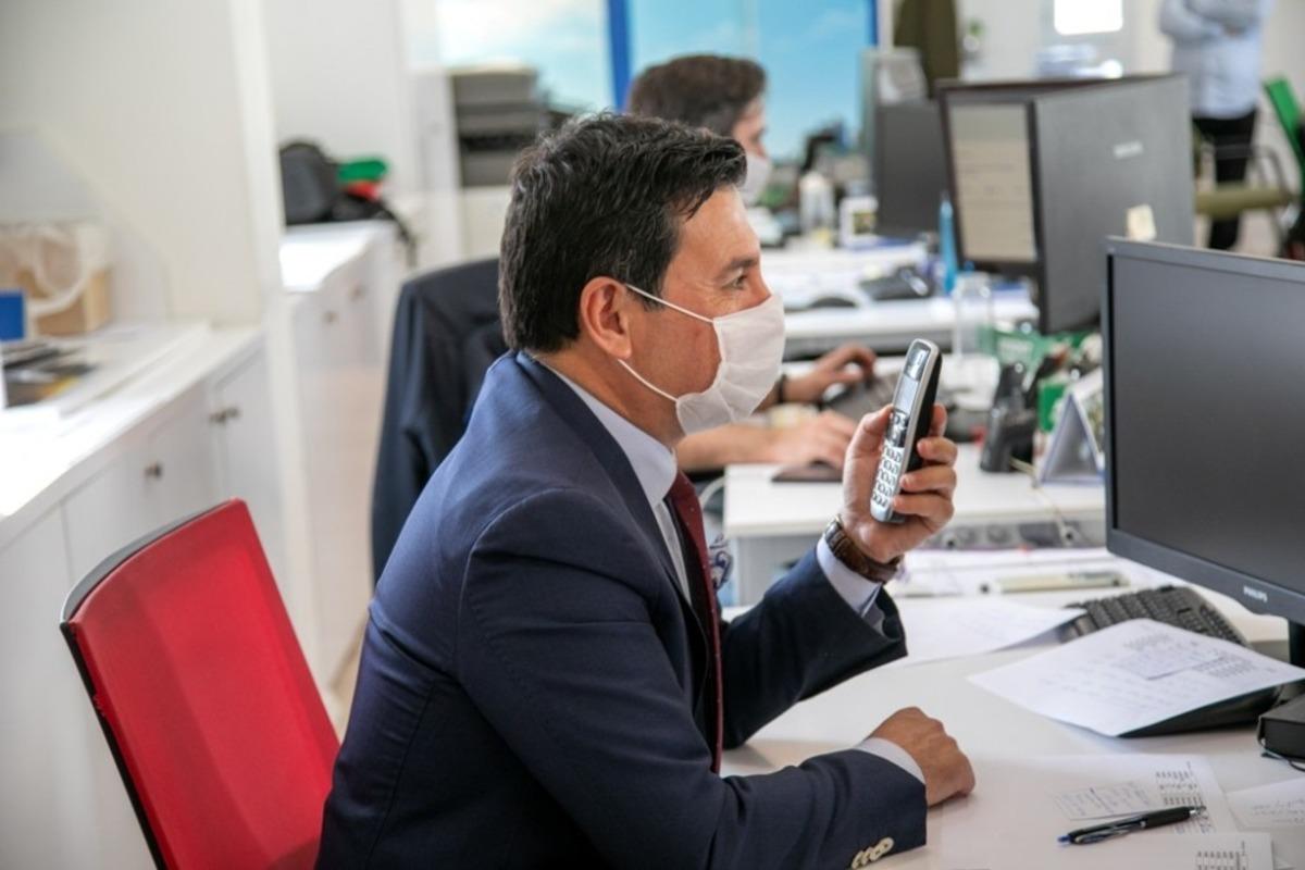 65 yaş &uuml;st&uuml;ndekileri teker teker arıyorlar