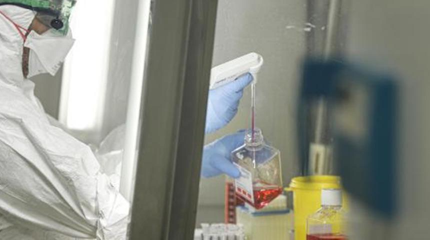 Koronavir&uuml;s&uuml; izole eden isim konuştu: Aşı i&ccedil;in hayati &ouml;neme sahip