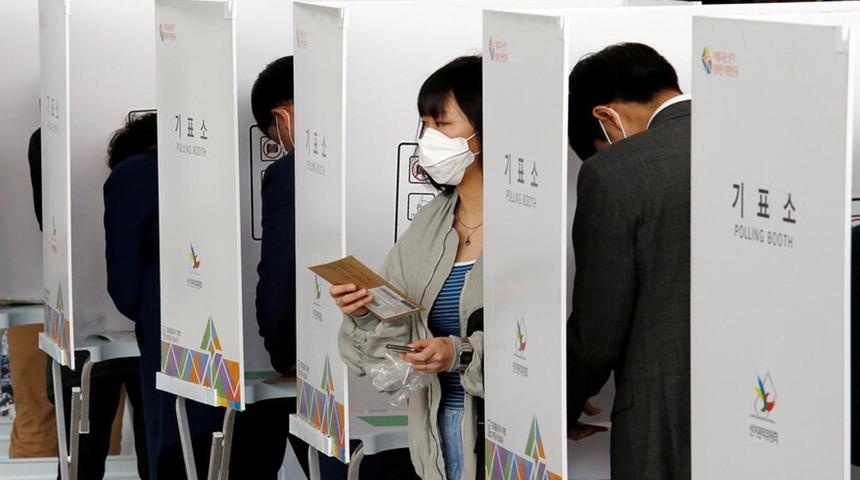 G&uuml;ney Kore salgına rağmen se&ccedil;ime gidiyor!