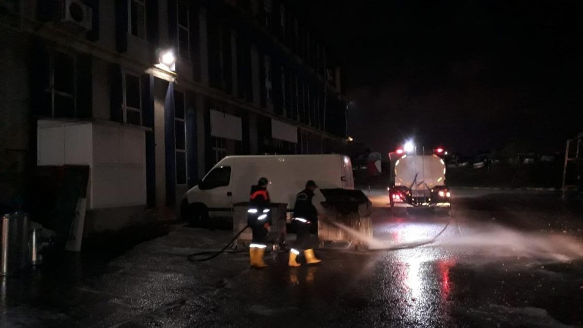 Gebze&rsquo;de gece yarısı dezenfekte mesaisi