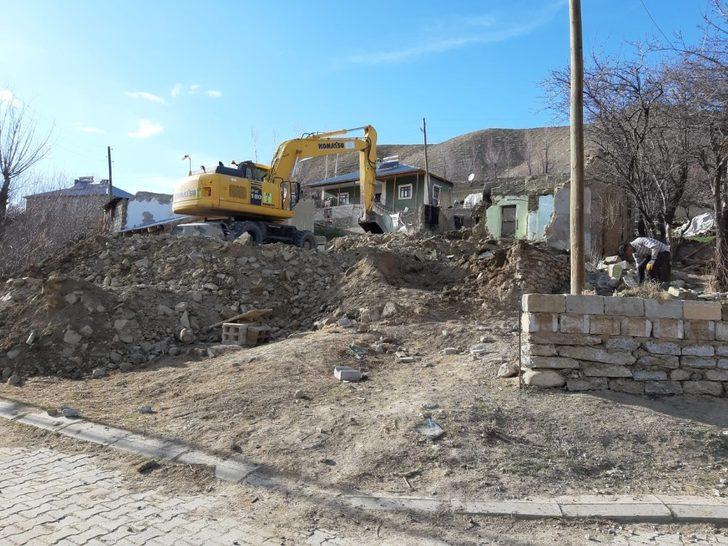 Gürpınar’da riskli yapılar yıktırılıyor G1