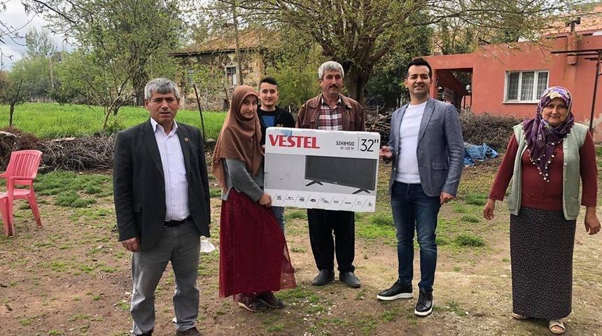 Kaymakam Bey’ kendisine mektup yazan öğrenciyi sevindirdi