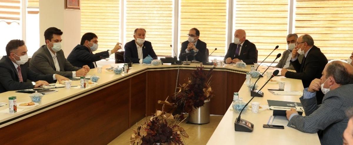 B&uuml;y&uuml;kşehir&rsquo;den esnaf zirvesi