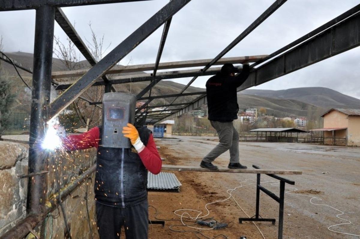 Canlı hayvan pazarında taşınma işlemleri başladı