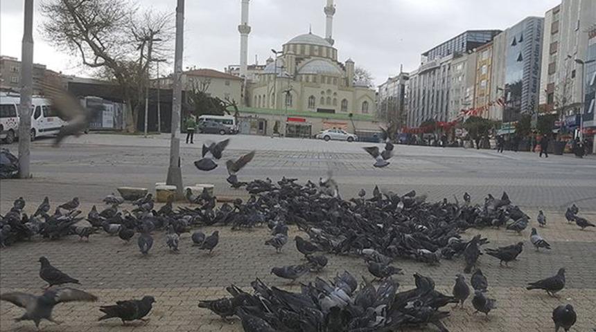 Son dakika: İstanbul'da 8 y&uuml;r&uuml;y&uuml;ş yolu yaya trafiğine kapatıldı