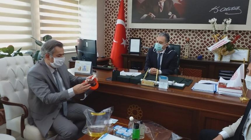 Milli Eğitim kurumları maske &uuml;retimine devam ediyor