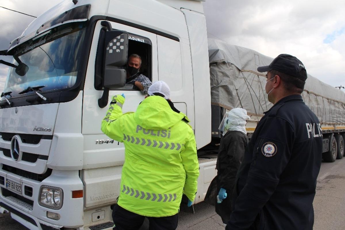 Muhtarlar Polisleri Unutmadı