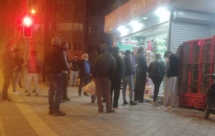 Sokağa çıkma yasağını duyan alışverişe koştu G2