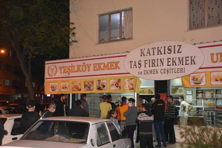 Ortaca’da sokağa çıkma yasağının ardından vatandaşlar fırınlara akın etti G2