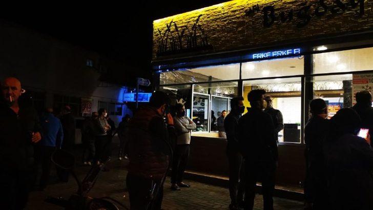 Marmaris’te fırın ve marketler önünde uzun kuyruklar oluştu G3