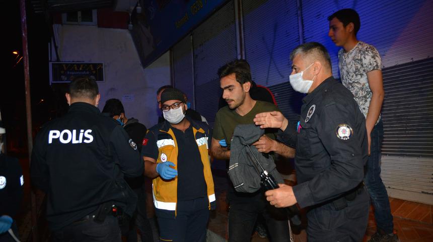 Ekmek sırasında bı&ccedil;aklanarak yaralandı