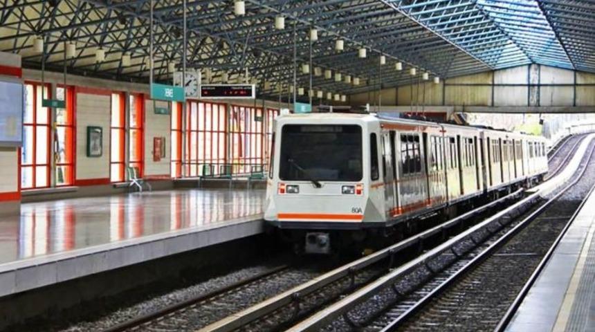 Ankara&rsquo;da Metro ve Ankaray seferleri durduruldu