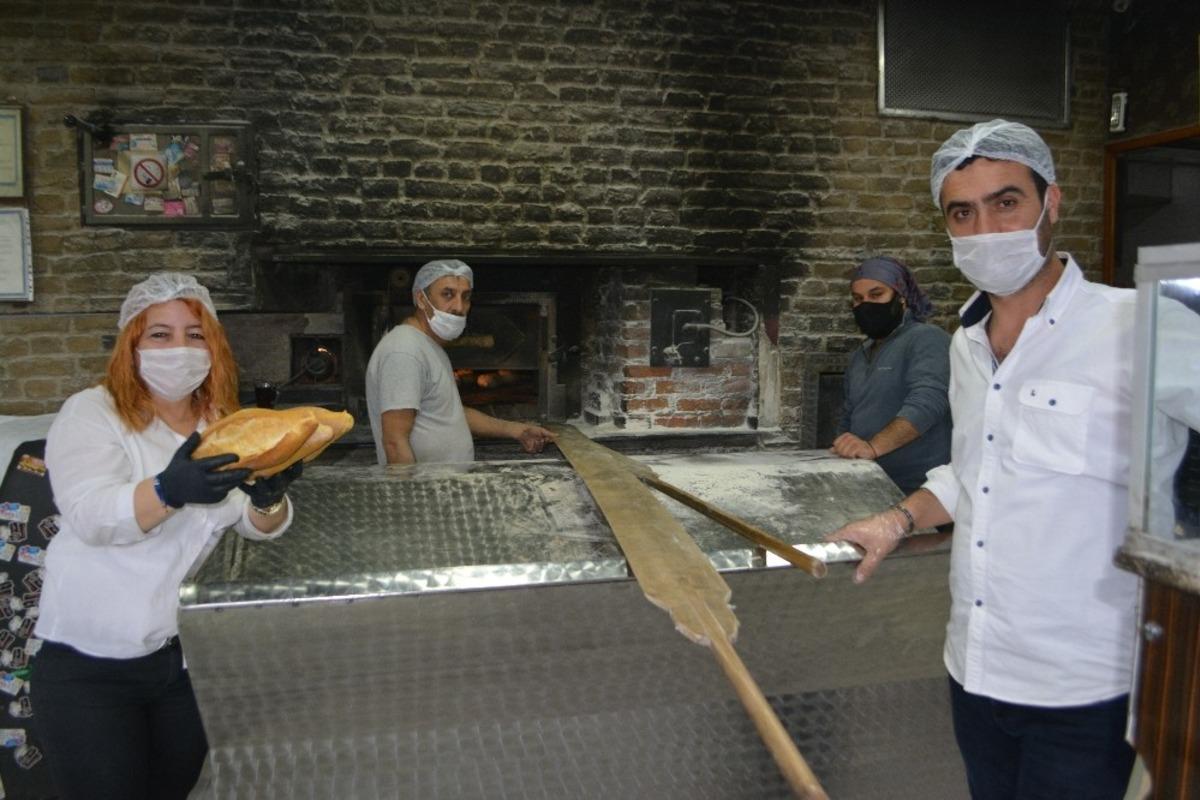 Ayvalık&rsquo;ta fırınlarda ekmek &uuml;retimi başladı