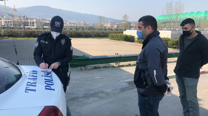 Sokağa &ccedil;ıktı polisi g&ouml;r&uuml;nce elektriği a&ccedil;ık unuttum dedi