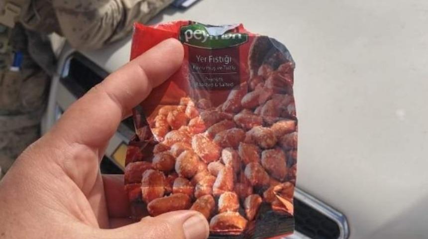 Otomobilin camından dışarı &ccedil;&ouml;p atan s&uuml;r&uuml;c&uuml;ye ceza kesildi